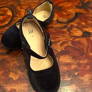 Velvet dress shoe size 11 (little girl-5yr old)